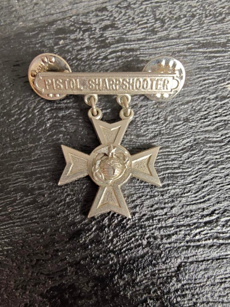 US MARINE CORPS PISTOL SHARPSHOOTER BADGE .., Ophalen of Verzenden, Marine, Amerika, Embleem of Badge