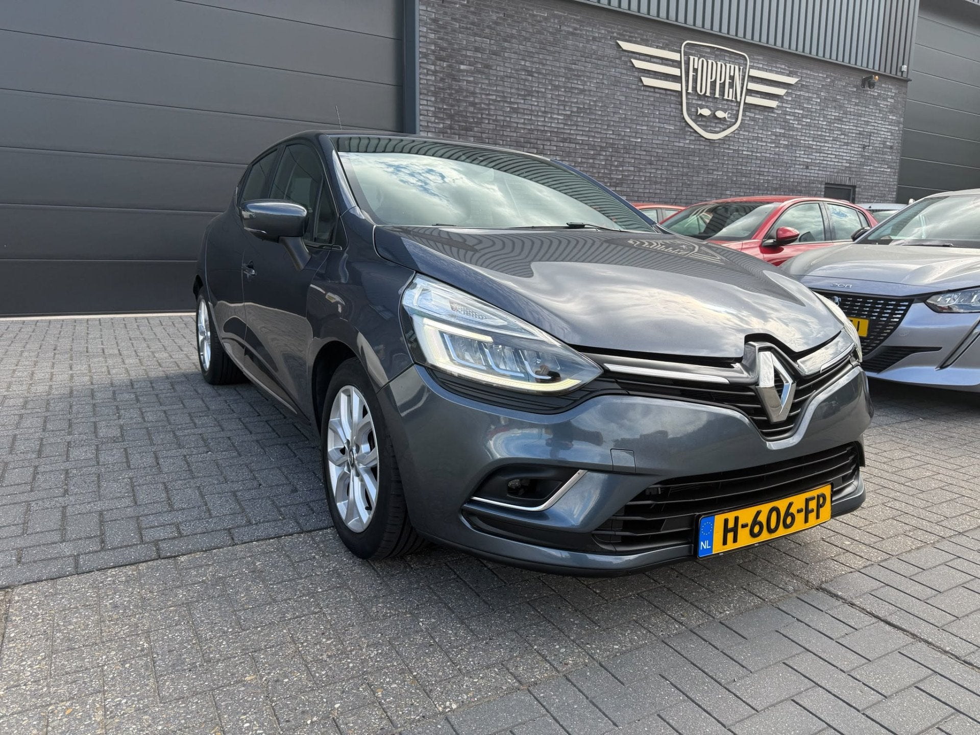 Renault Clio 1.2 TCe Intens | 2E EIGENAAR | AUTOMAAT | 3/6 O, Auto's, Renault, Gebruikt, 4 cilinders, Leder en Stof, 49 €/maand