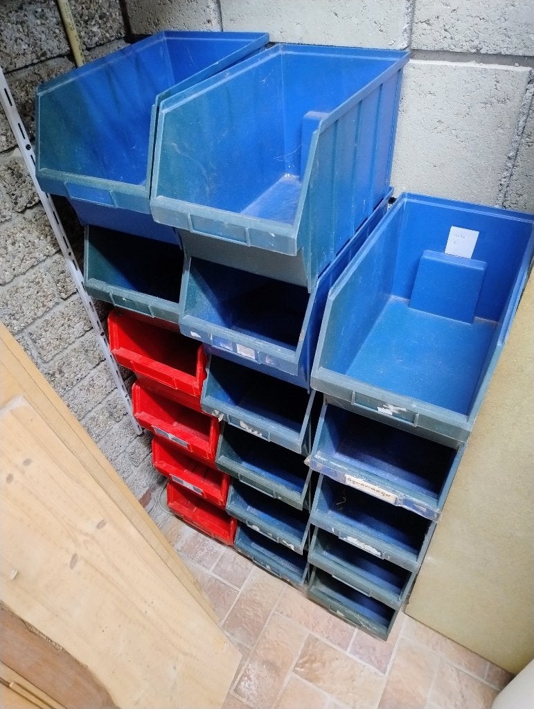 Kunststof stapelbakken 18 stuks, Ophalen, Gebruikt, Overige typen, Minder dan 35 cm