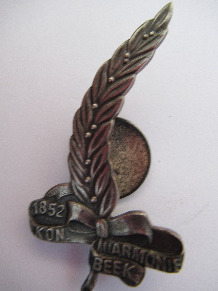 Speldje uit 1852 van de Koninklijke Harmonie in Beek Limburg, Ophalen of Verzenden, Zo goed als nieuw, Overige onderwerpen, Speldje of Pin
