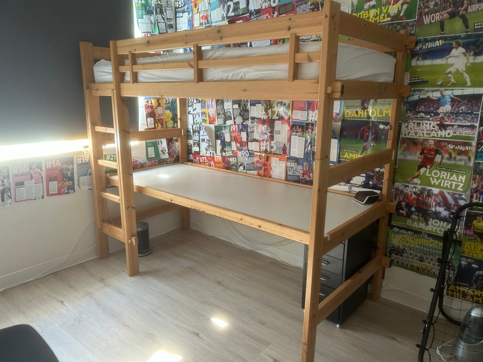 Stevig houten stapelbed met bureau, Huis en Inrichting, Ophalen, Gebruikt, 90 cm, Eenpersoons