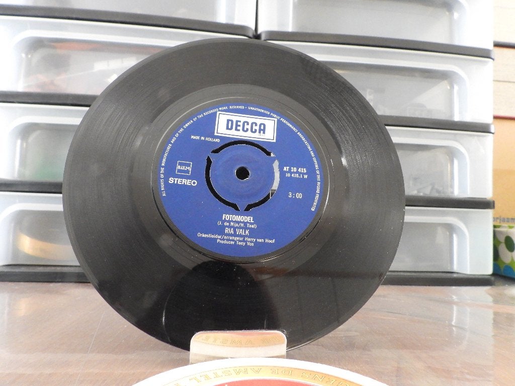 single Ria Valk –  Fotomodel  - Een Dure Vrouw  1970, Ophalen of Verzenden, Gebruikt, Pop, Single