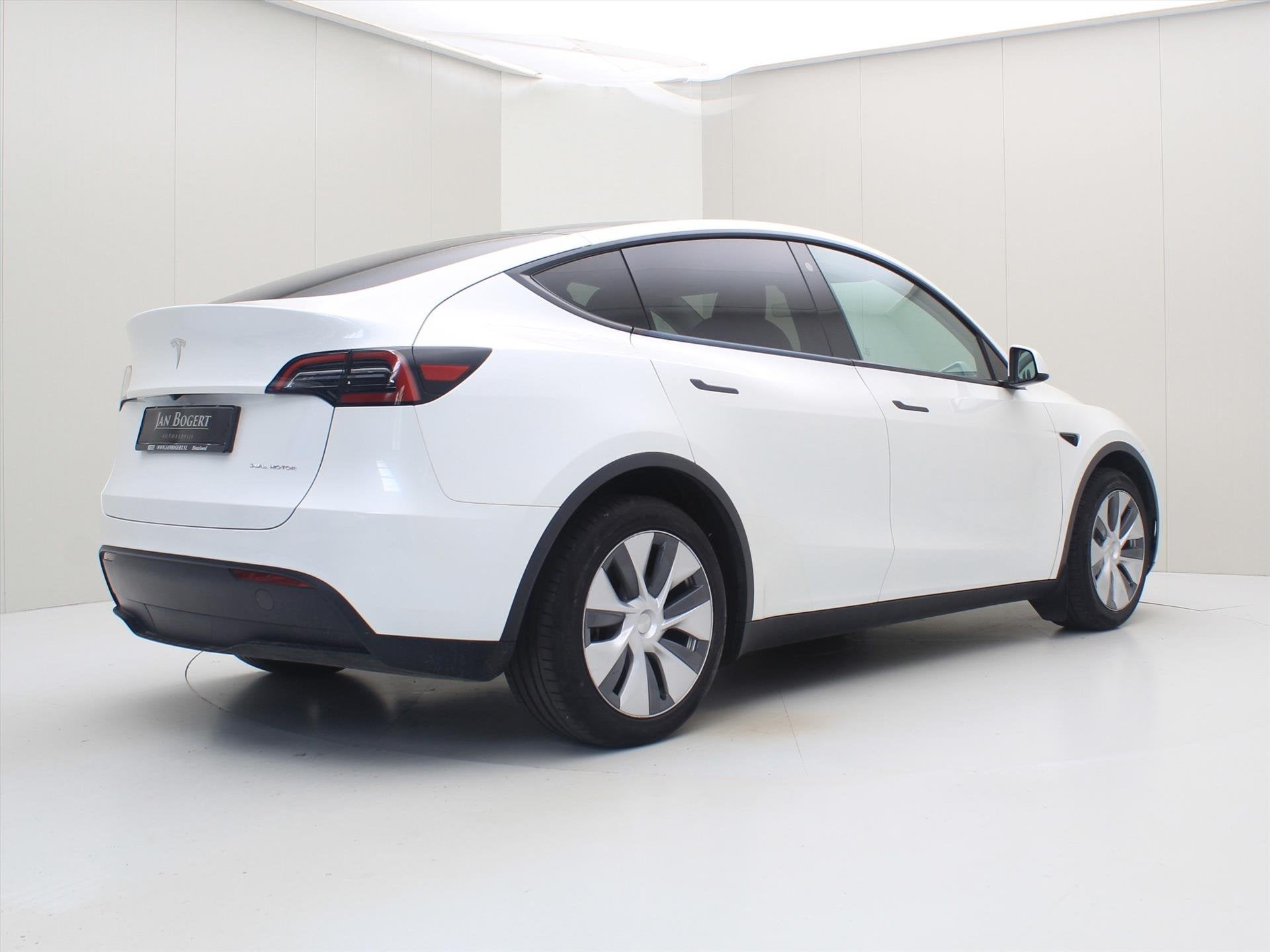 Foto 2 van Tesla Model Y Long Range RWD 75kWh 299pk 94.5% SoH [ AMD RYZ
