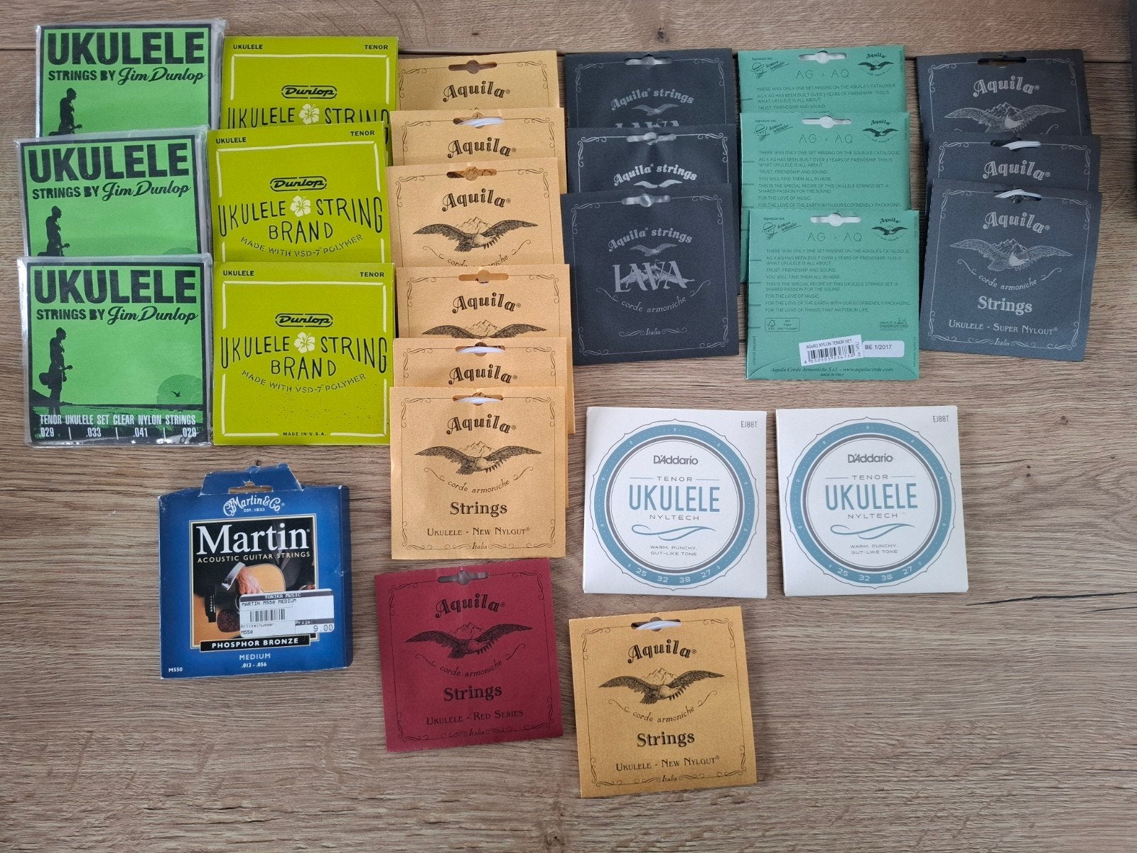 Grote partij ukelele snaren (Aquila, D'Addario, Dunlop), Muziek en Instrumenten, Snaarinstrumenten | Overige, Ukelele, Onbekend