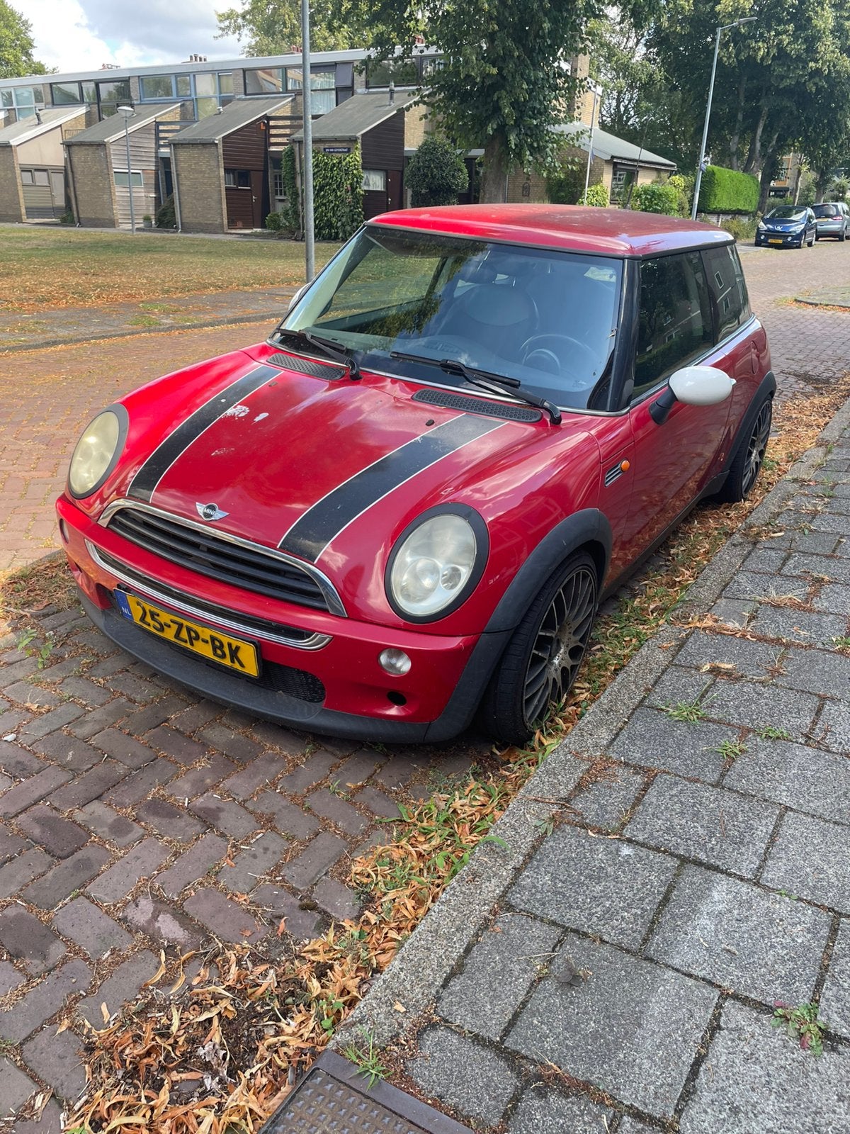 Mini 1.6 16V ONE 2004 Rood APK t/m Maart 2027, Voorwielaandrijving, 15 km/l, Zwart, 4 cilinders