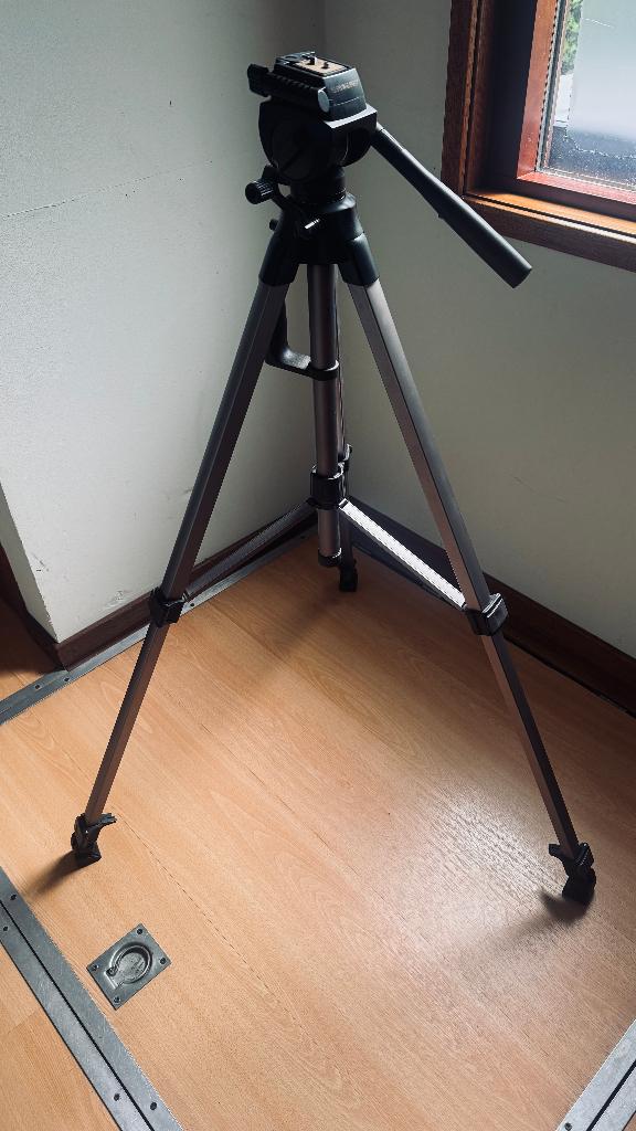 Statief voor camera, Zo goed als nieuw, 150 tot 175 cm, Met balhoofd, Ophalen of Verzenden