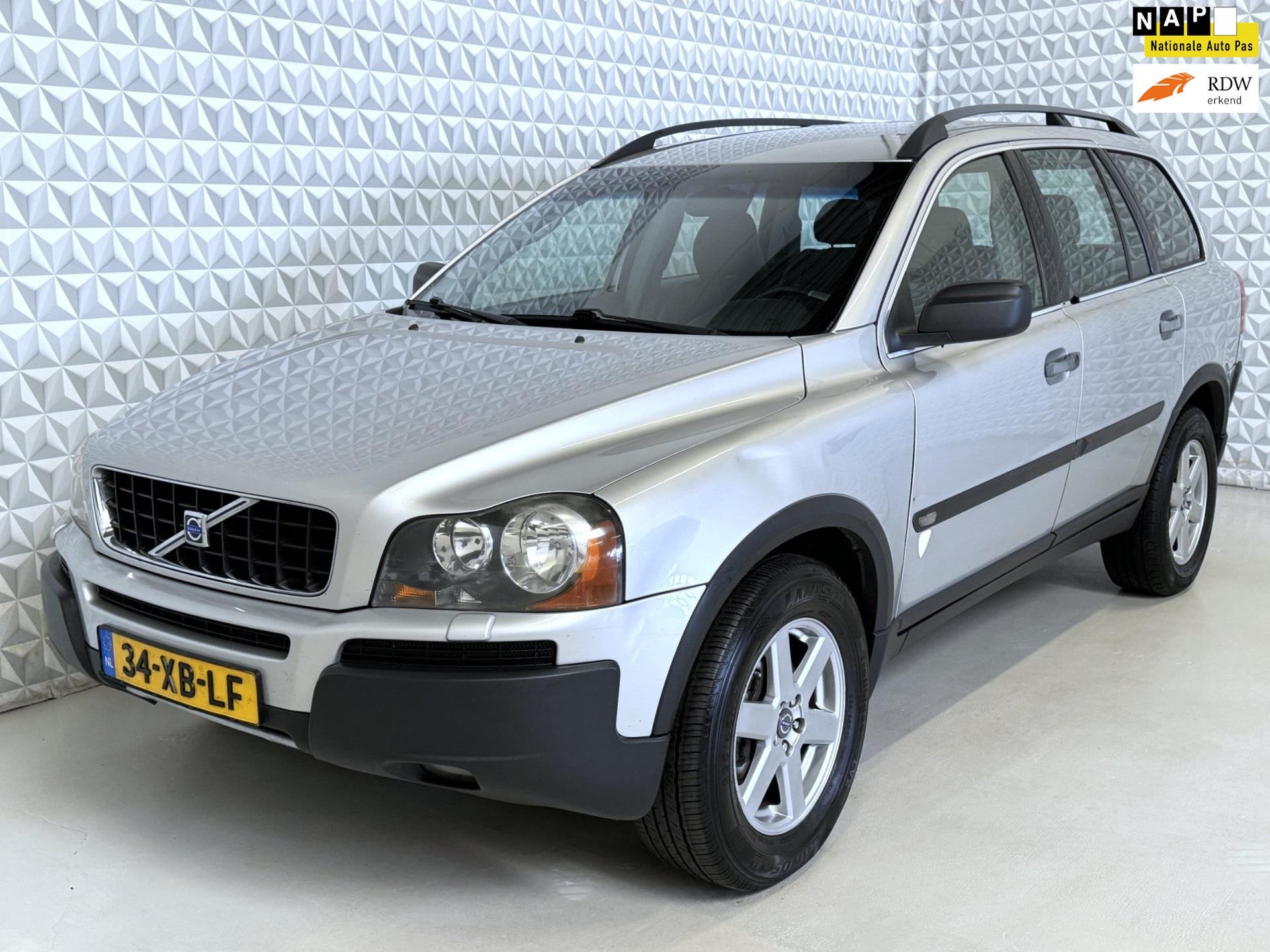 Volvo XC90 2.5 T Automaat / PRINS LPG G3 (2003), Auto's, Gebruikt, Zwart, Verwarmde buitenspiegels, 2521 cc