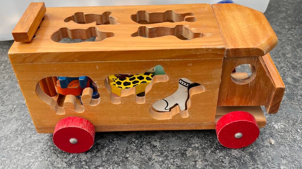 Houten dierenwagen met dieren die in vormen worden gedaan, Ophalen of Verzenden