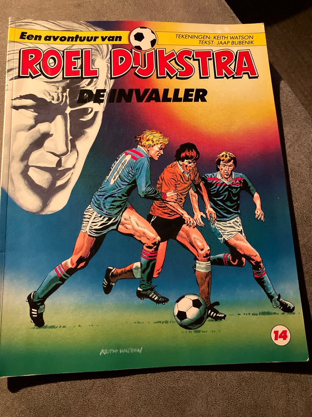 Roel Dijkstra - De Invaller - Voetbalstripboek, Eén stripboek, Ophalen of Verzenden, Gelezen