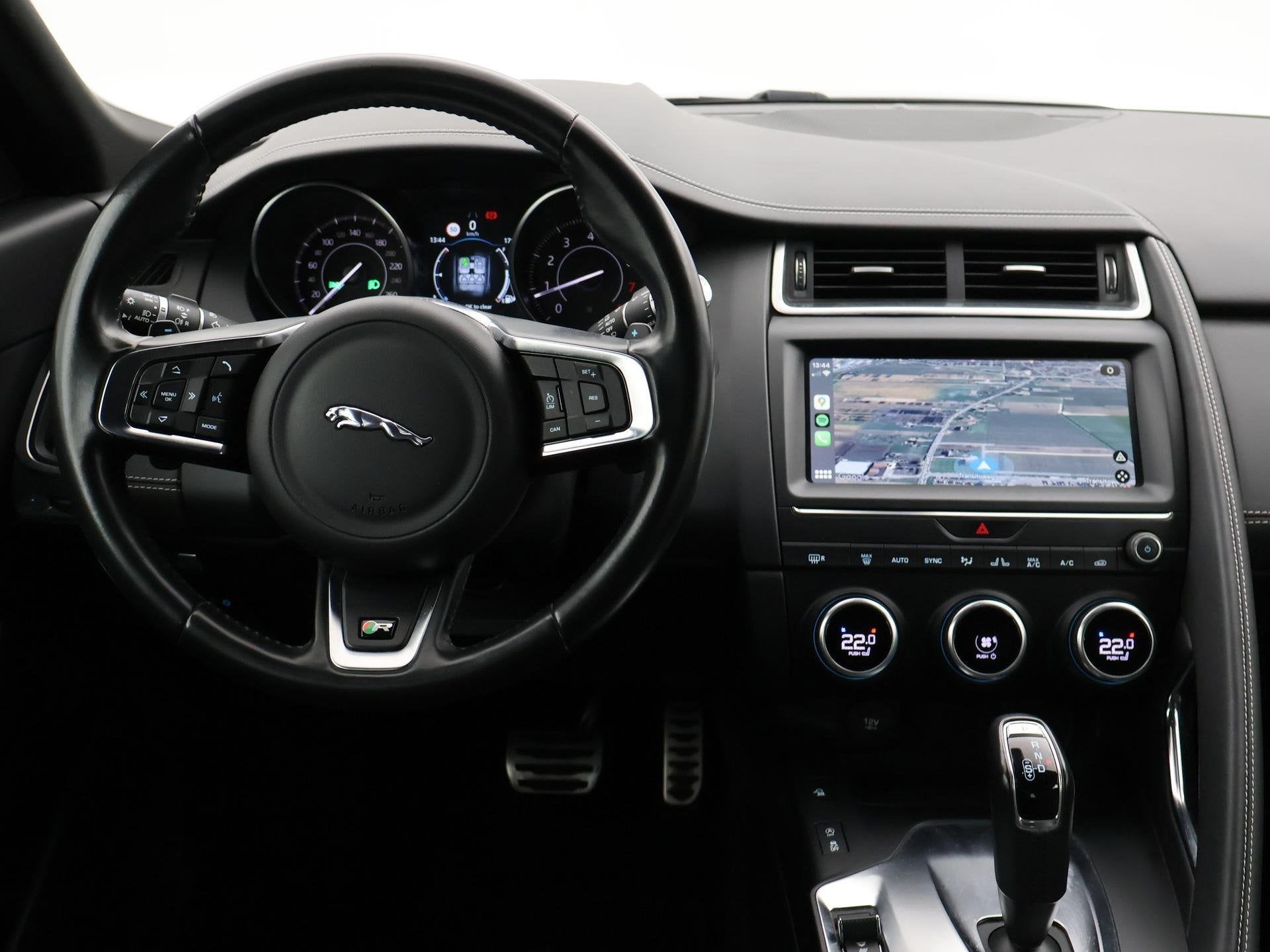 Jaguar E-PACE 2.0 TURBO P250 AWD R-DYNAMIC SE + PANORAMA / L, Auto's, 249 pk, Euro 6, 4 cilinders, Bedrijf