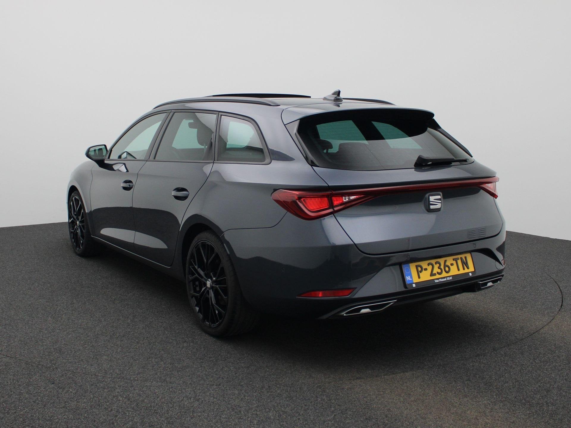 SEAT Leon Sportstourer 1.5 eTSI FR Business Intense | BLACK, 12 maanden, Stof, 4 cilinders, Leon