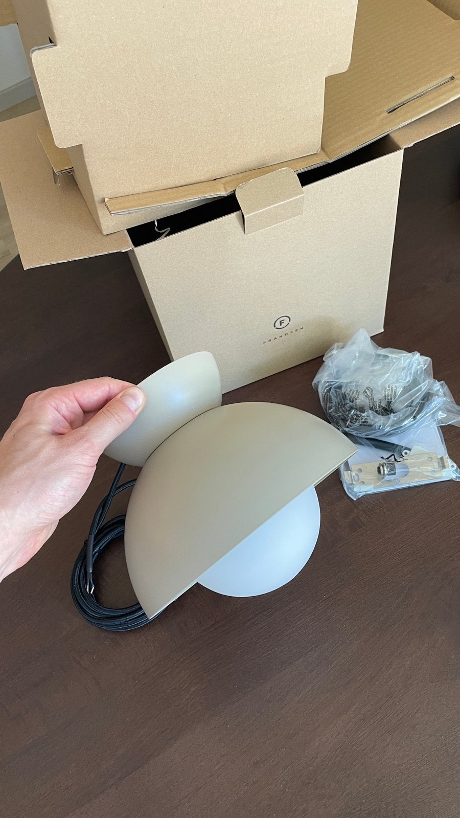 Frandsen butterfly hanglamp (beige), Ophalen of Verzenden, Nieuw, Metaal, Overige fittingen