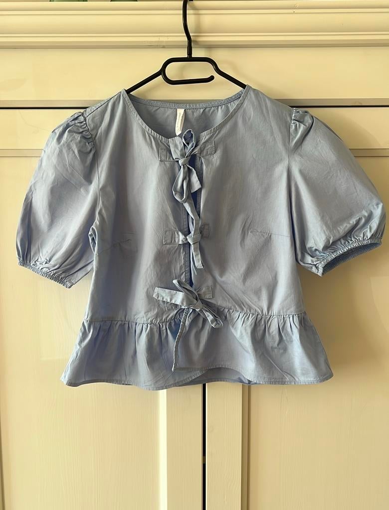 Lichtblauwe blouse Stradivarius M, Kleding | Dames, Blouses en Tunieken, Ophalen of Verzenden, Zo goed als nieuw, Blauw
