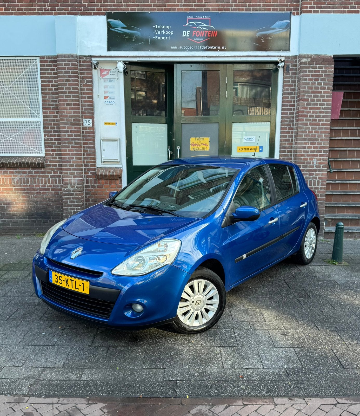 Renault Clio 1.2 5-DRS 2010 Airco/Nieuwe APK/Boekjes, Auto's, Voorwielaandrijving, Metallic lak, 74 pk, Zwart
