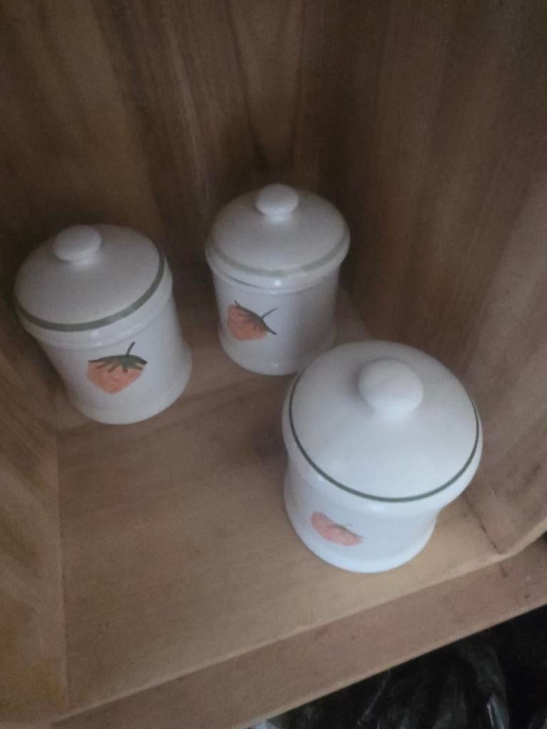 Drie voorraadpotten met aardbeien Douwe Egberts, Huis en Inrichting, Ophalen of Verzenden, Gebruikt