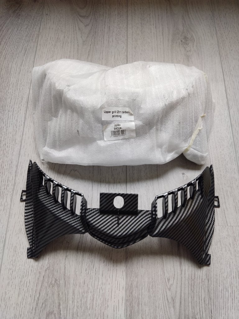 Carbon look grill voorkap Piaggio Zip NIEUW, Info@jynkx.com, Nieuw, Ophalen of Verzenden, Piazza 99