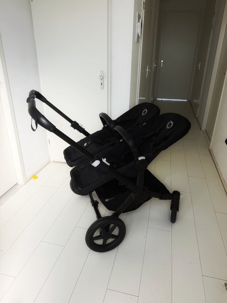 Bugaboo Donkey 5 Twin  Black Compleet + autostoeladapter, Ophalen, Bugaboo, Zo goed als nieuw, Combiwagen