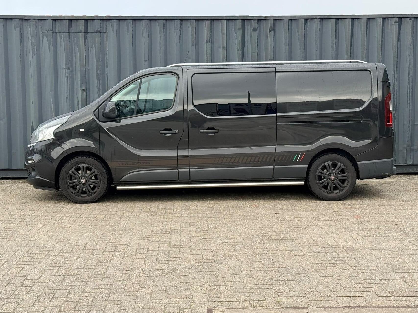 Fiat Talento L2H1 DC 1.6 M-Jet 145pk Squadra LEER 2X SCHUIF, Auto's, 145 pk, Gebruikt, 4 cilinders, Zwart