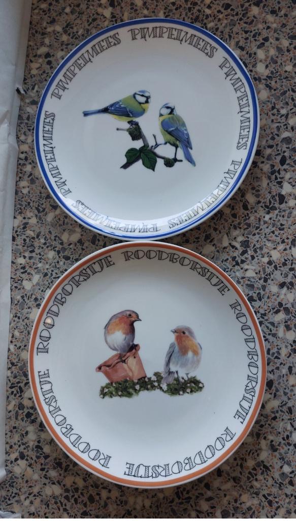 2 borden Elles Hollandse Vogels Roodborstje Pimpelmees, Huis en Inrichting, Keuken | Servies, Ophalen of Verzenden, Zo goed als nieuw