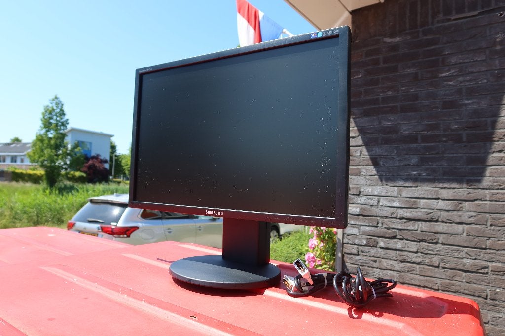**Samsung SyncMaster 2443BW 24" 1920x1200 + kabels**, Ophalen, Gebruikt, In hoogte verstelbaar, Overige typen