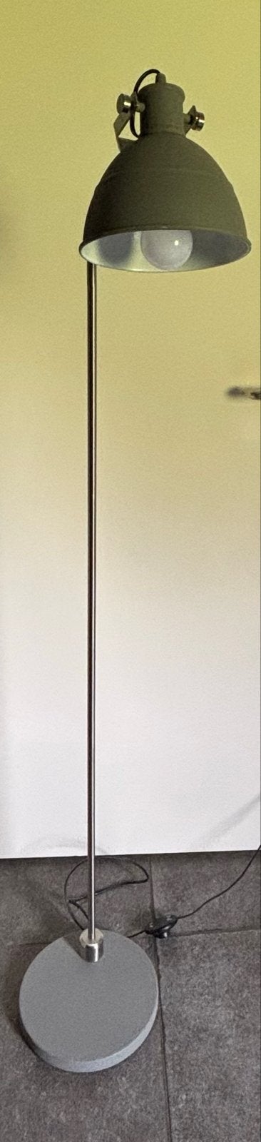 Stijlvolle metaalkleurige vloerlamp, Ophalen, Gebruikt, Metaal, 100 tot 150 cm