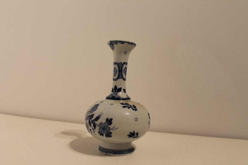 Delfts blauw vaasje met bloem- en molendecor, Ophalen of Verzenden
