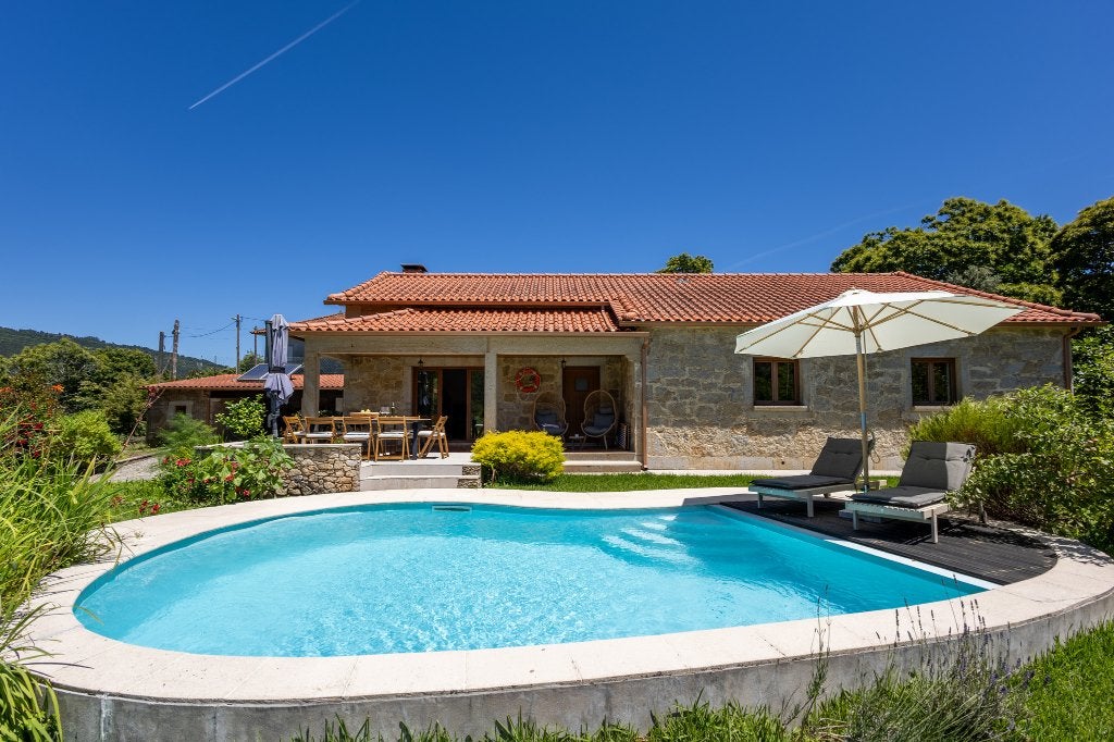 Sfeervol vakantiehuis Noord-Portugal met zwembad – 8 pers., 8 personen, 4 of meer slaapkamers, Porto en Noord-Portugal, Aan zee