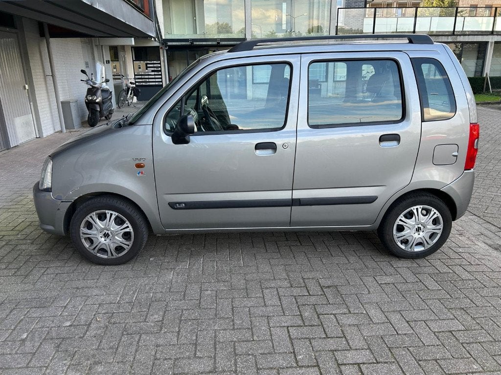 Suzuki Wagon R+ 1.3 2004 Grijs, Voorwielaandrijving, Stof, 40 €/maand, Wagon R+