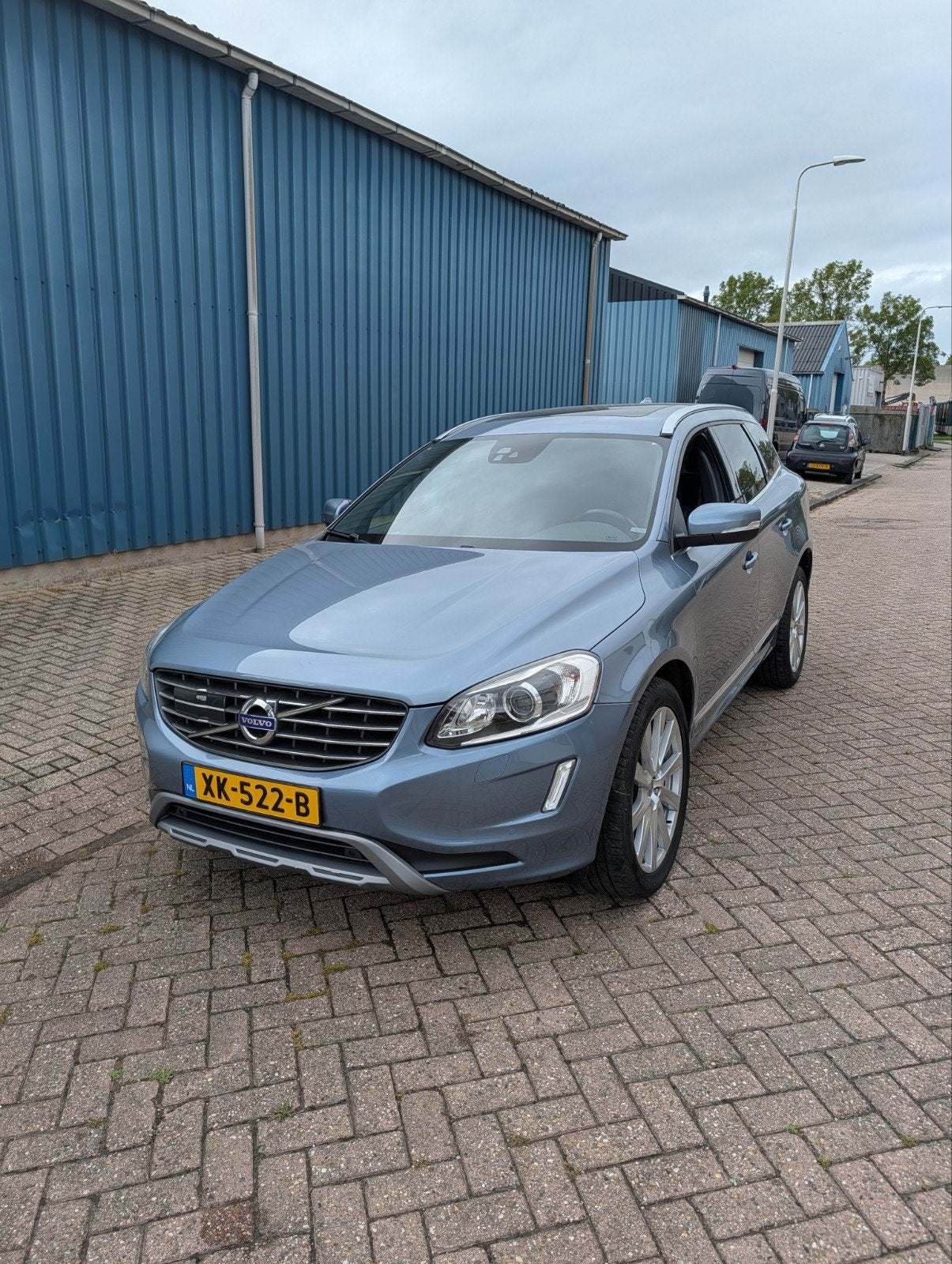 Volvo XC60 2.4 D5 AWD Geartronic 2016 Blauw, Auto's, Automaat, 197 €/maand, Blauw, Leder