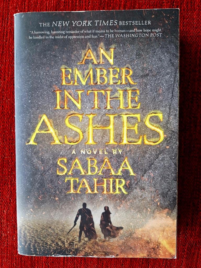 Sabaa Tahir - An Ember in the Ashes, Boeken, Ophalen of Verzenden, Zo goed als nieuw