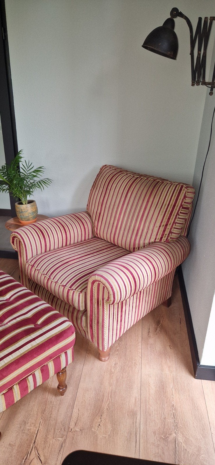 Duresta fauteuil met hocker - Zo goed als nieuw, Ophalen of Verzenden, Zo goed als nieuw, Stof, Klassiek
