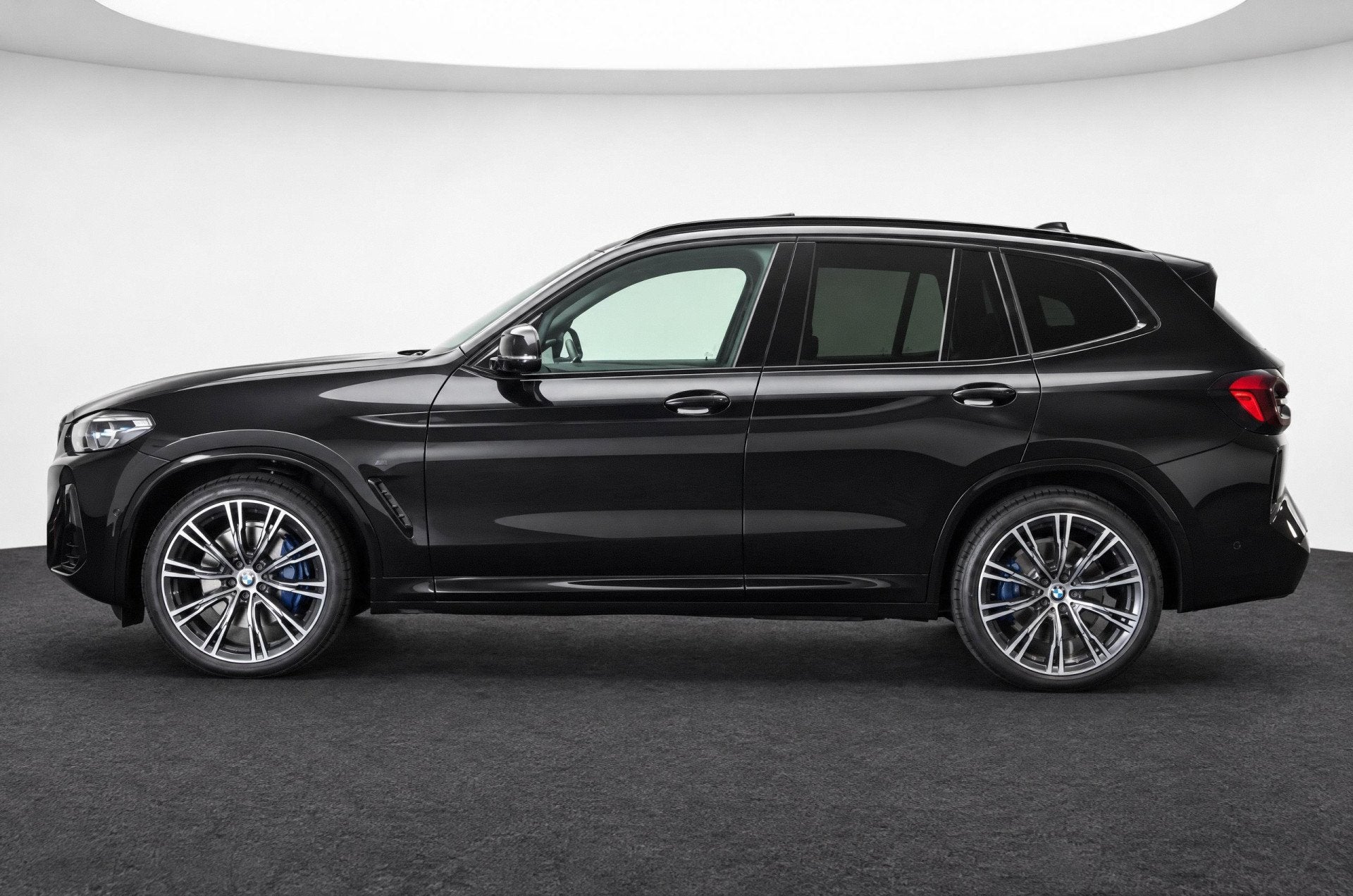 BMW X3 xDrive20i High Executive M Sport Automaat / Panoramad, Automatische klimaatregeling, Gebruikt, 4 cilinders, Zwart