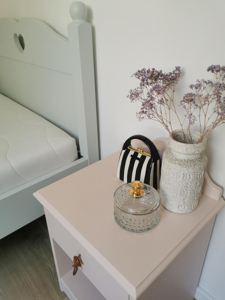 Nachtkastje voor meidenkamer, Ophalen of Verzenden, Zo goed als nieuw, Meisje
