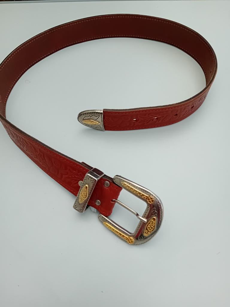 Mooie bewerkte leren riem met opvallende gesp en punt, 3 tot 5 cm, Echt leder, 90 tot 100 cm, Heupriem