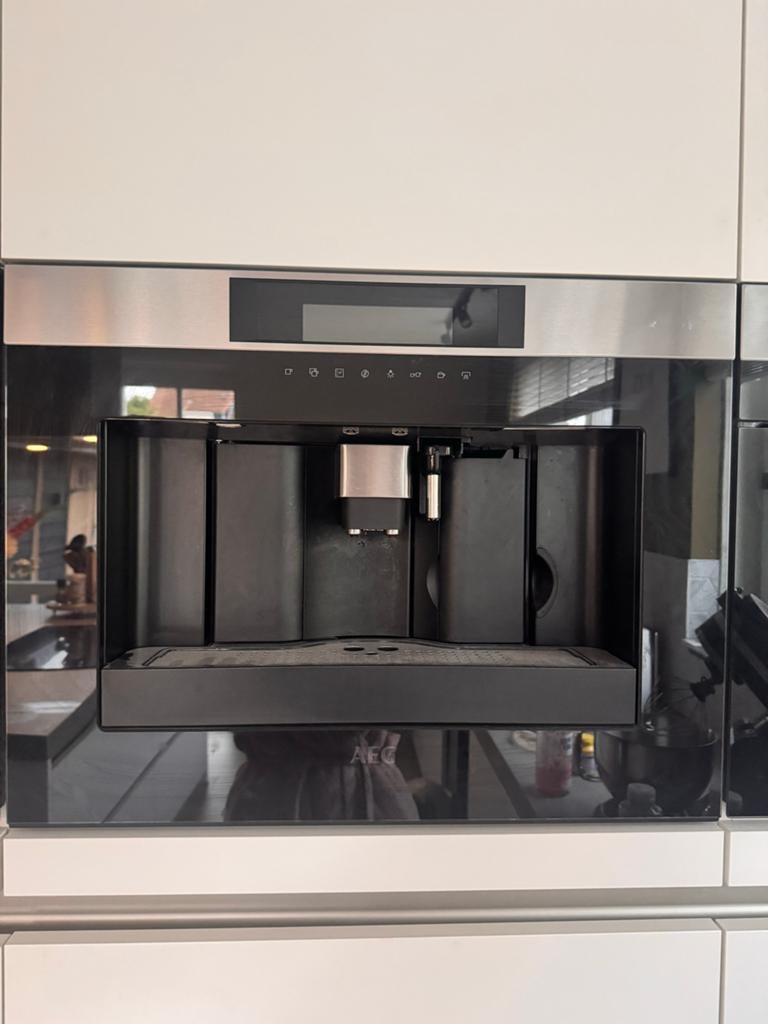 AEG Inbouw Koffiemachine KKK884500M, Witgoed en Apparatuur, Koffiezetapparaten, Ophalen, Afneembaar waterreservoir, Gebruikt, 10 kopjes of meer