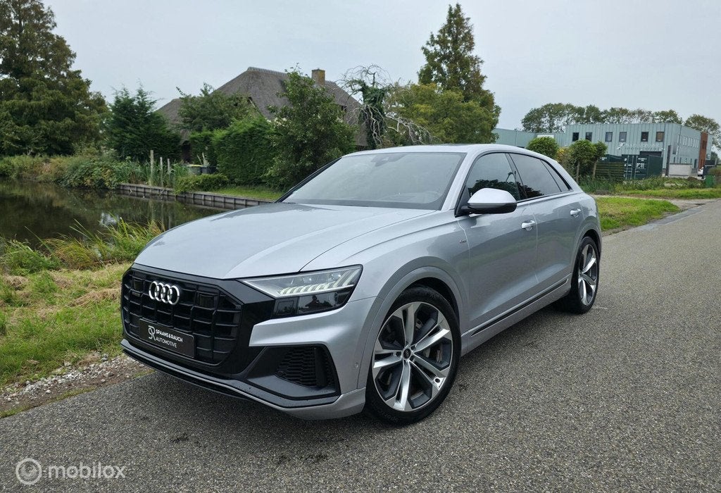 Audi Q8 55 TFSI e Quattro S-Line / Nachtzicht / HUD / Sfeer, Automaat, Lichtsensor, Gebruikt, Zwart