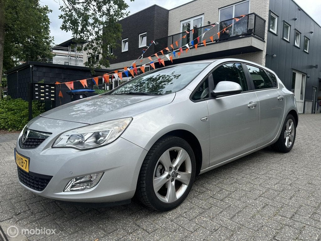 Opel Astra 1.4 Turbo Edition|Automaat|Pdc|Clima|Cruise|, Auto's, Opel, Euro 5, 15 km/l, Gebruikt, 680 kg