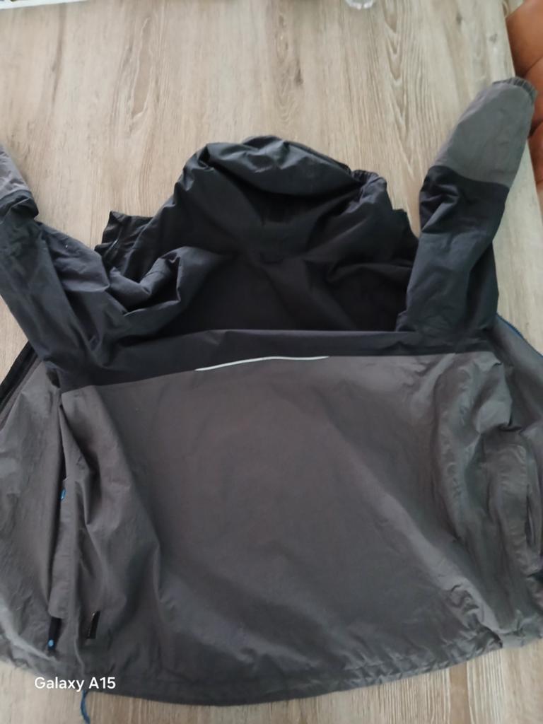 Jas voor jongens maat 176, Zwart, Ophalen of Verzenden, Zo goed als nieuw, Jack Wolfskin