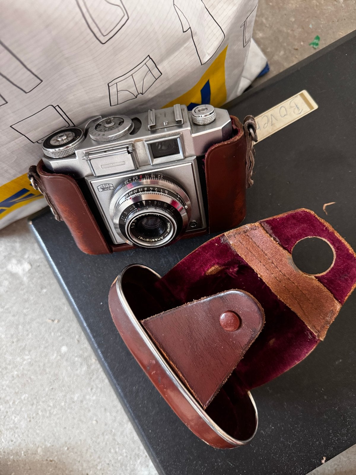 Vintage Zeiss Ikon camera met lederen tas, Ophalen of Verzenden, Gebruikt, Compact, Overige Merken