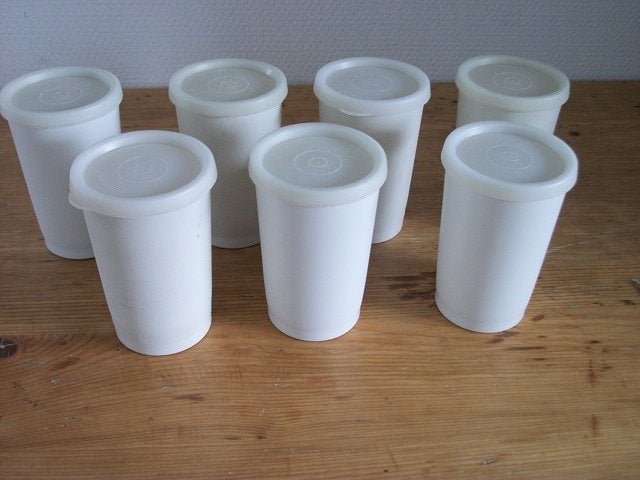 7 Tupperware Bekers met Deksels, Huis en Inrichting, Keuken | Tupperware, Ophalen of Verzenden, Gebruikt, Beker of Kan