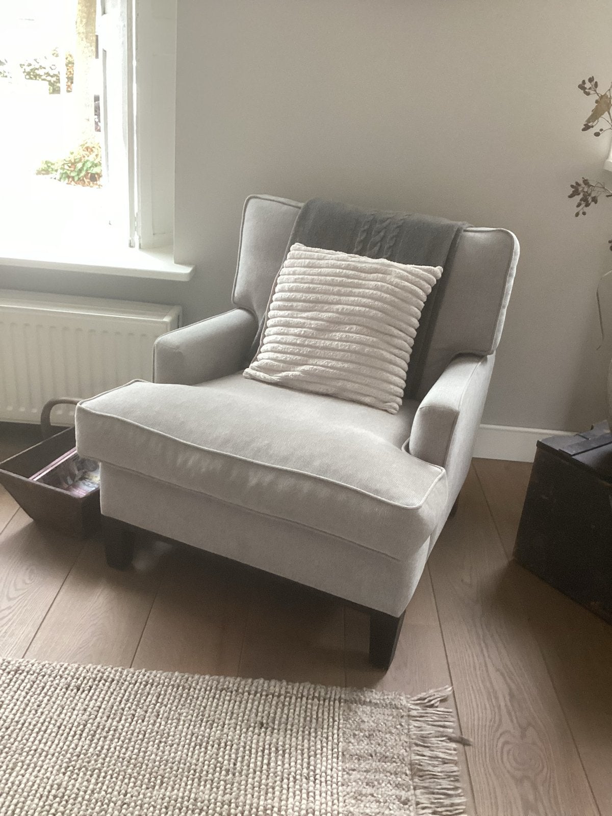 Comfortabele fauteuil - Lichtgrijs, Ophalen, Zo goed als nieuw, Stof, 75 tot 100 cm