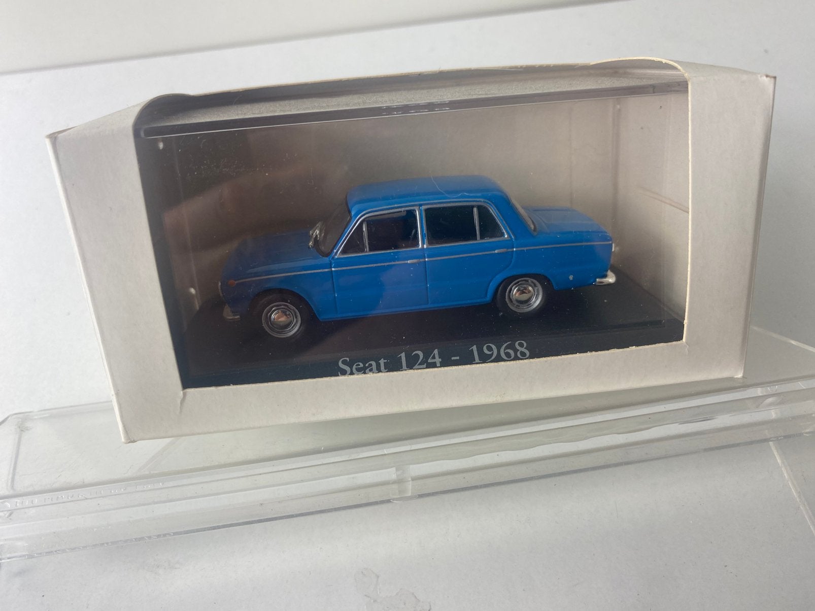1:43 seat 124 in OVP, Ophalen of Verzenden, Nieuw, Auto, Overige merken
