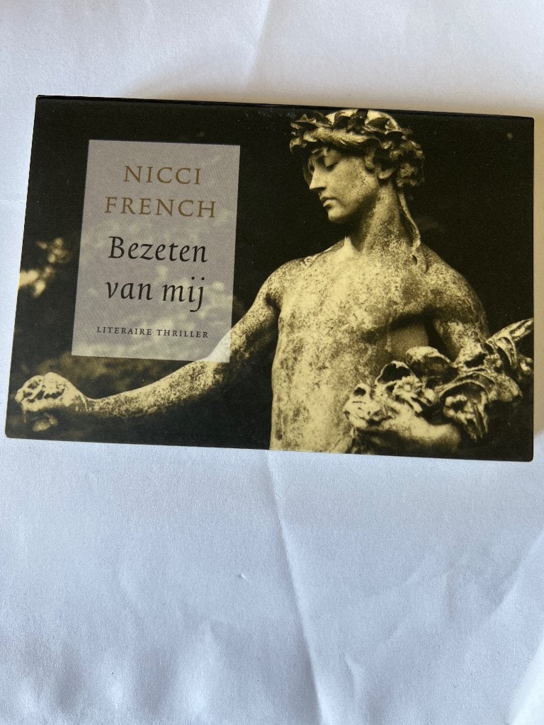 Nicci French Bezeten van mij Dwarsligger 106, Ophalen of Verzenden, Zo goed als nieuw, Nicci French, Amerika