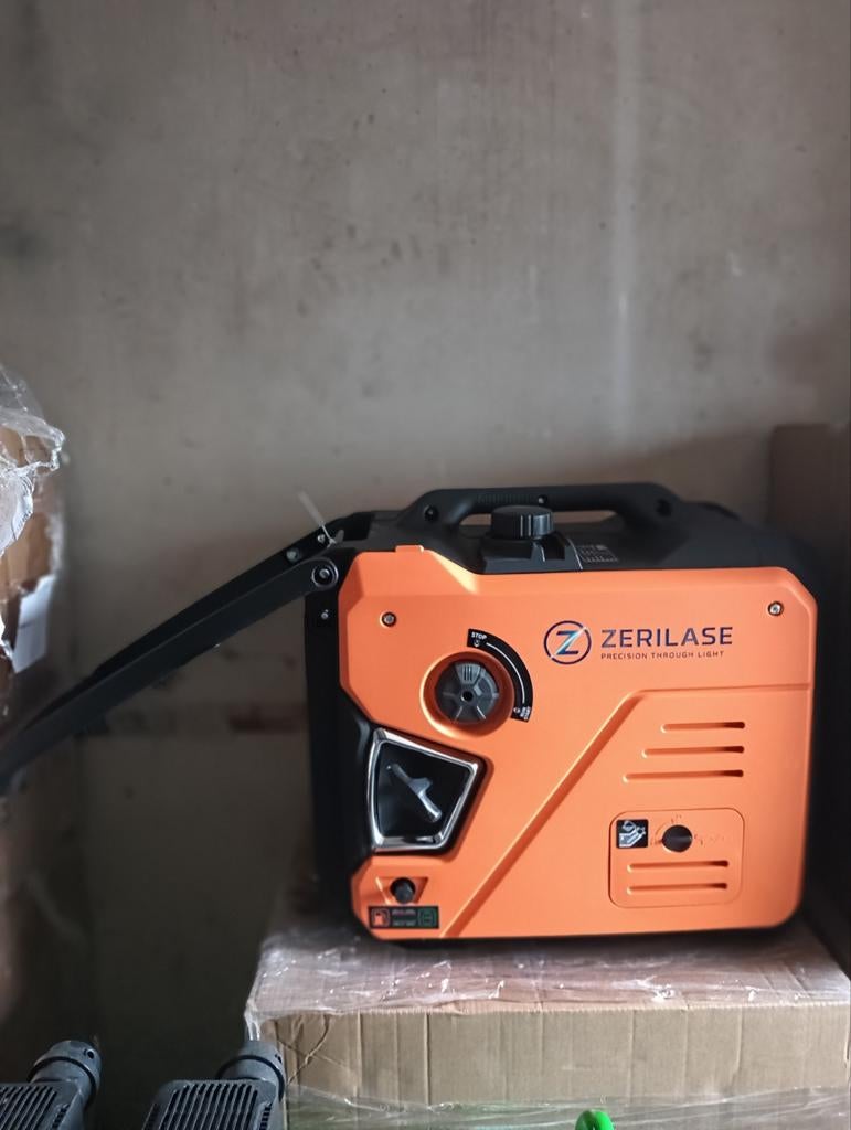 Krachtige Zerilase Inverter Aggregaat 6500W zuivere sinus., Doe-het-zelf en Verbouw, Aggregaten, Ophalen, Benzine, Geluidgedempt