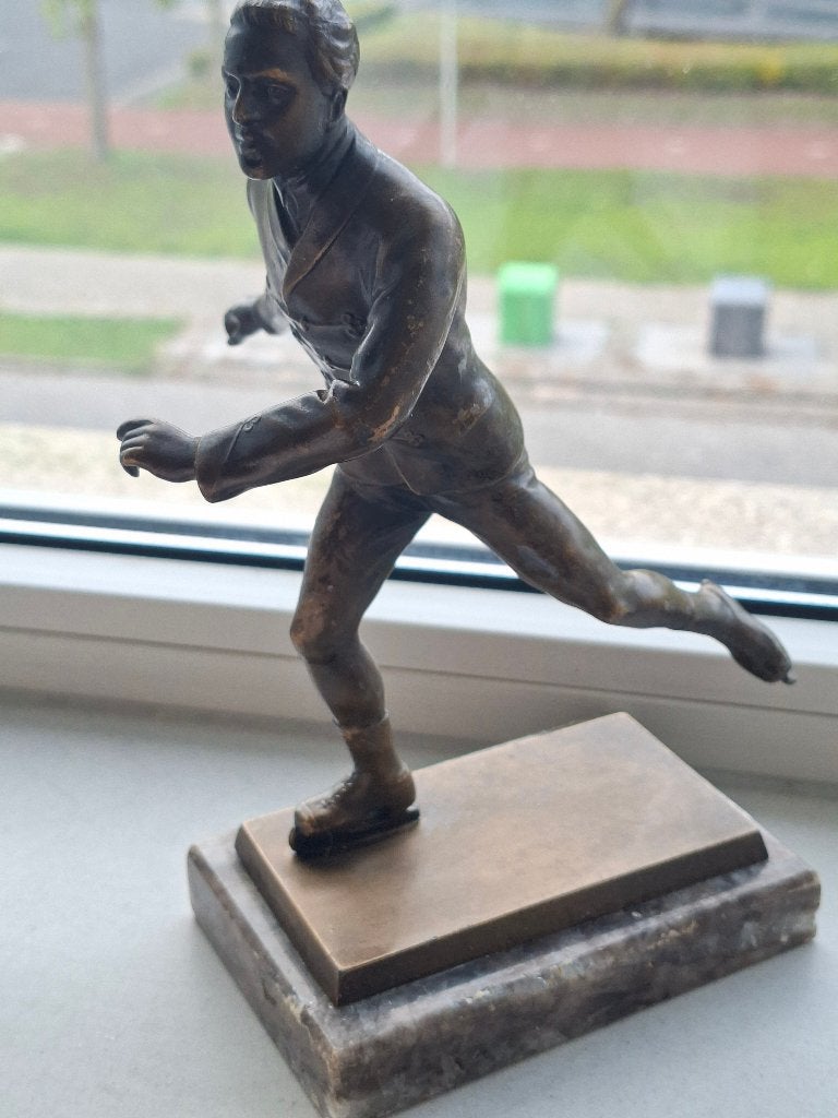 beeld  art-deco mannelijke kunstschaatser(patineur), Antiek en Kunst, Art deco, Gepatineerd, Ophalen of Verzenden, Brons
