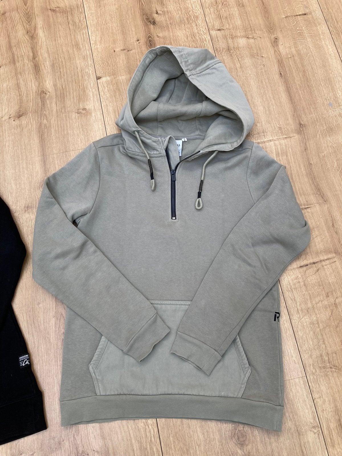 ==Bijna Nieuw== Refill Hoodie met rits maat S kleur kaki, Ophalen of Verzenden, Zo goed als nieuw, Maat 46 (S) of kleiner, Overige kleuren