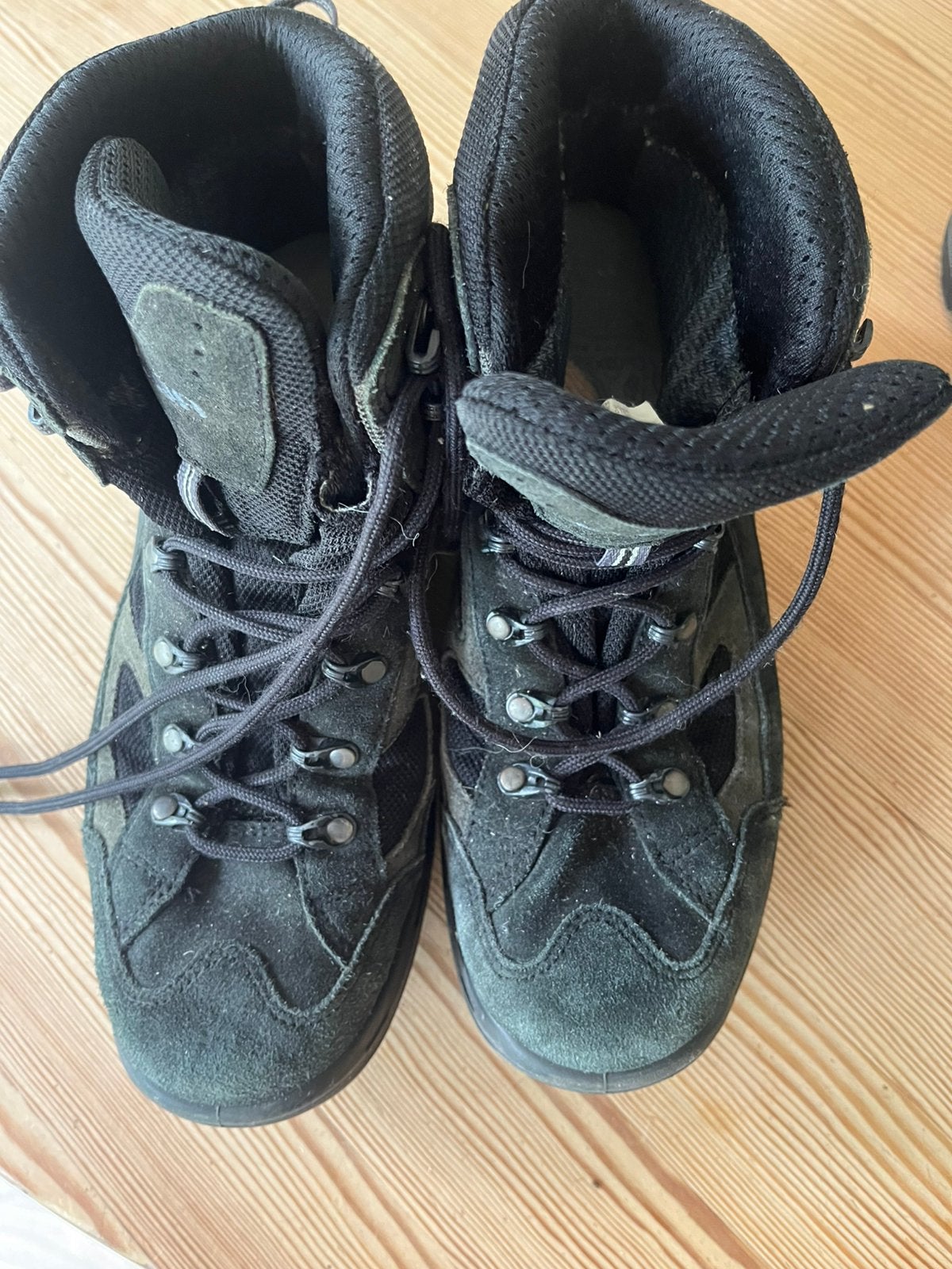 Lowa Berg laarzen, twee paar, Sport en Fitness, Bergsport en Wandelen, Ophalen, Zo goed als nieuw, Schoenen
