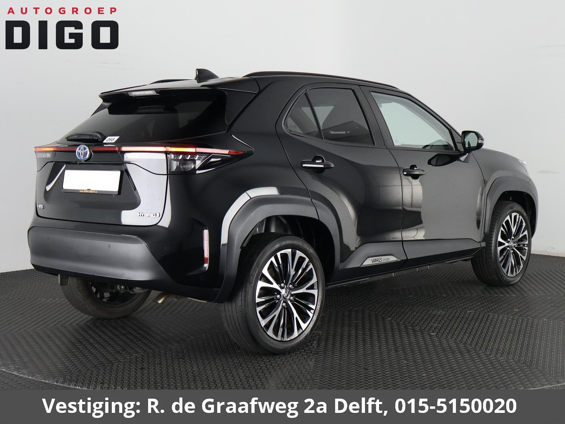 Toyota Yaris Cross 1.5 Hybrid Executive | Panoramadak | Navi, Gebruikt, Zwart, 1490 cc, Bedrijf
