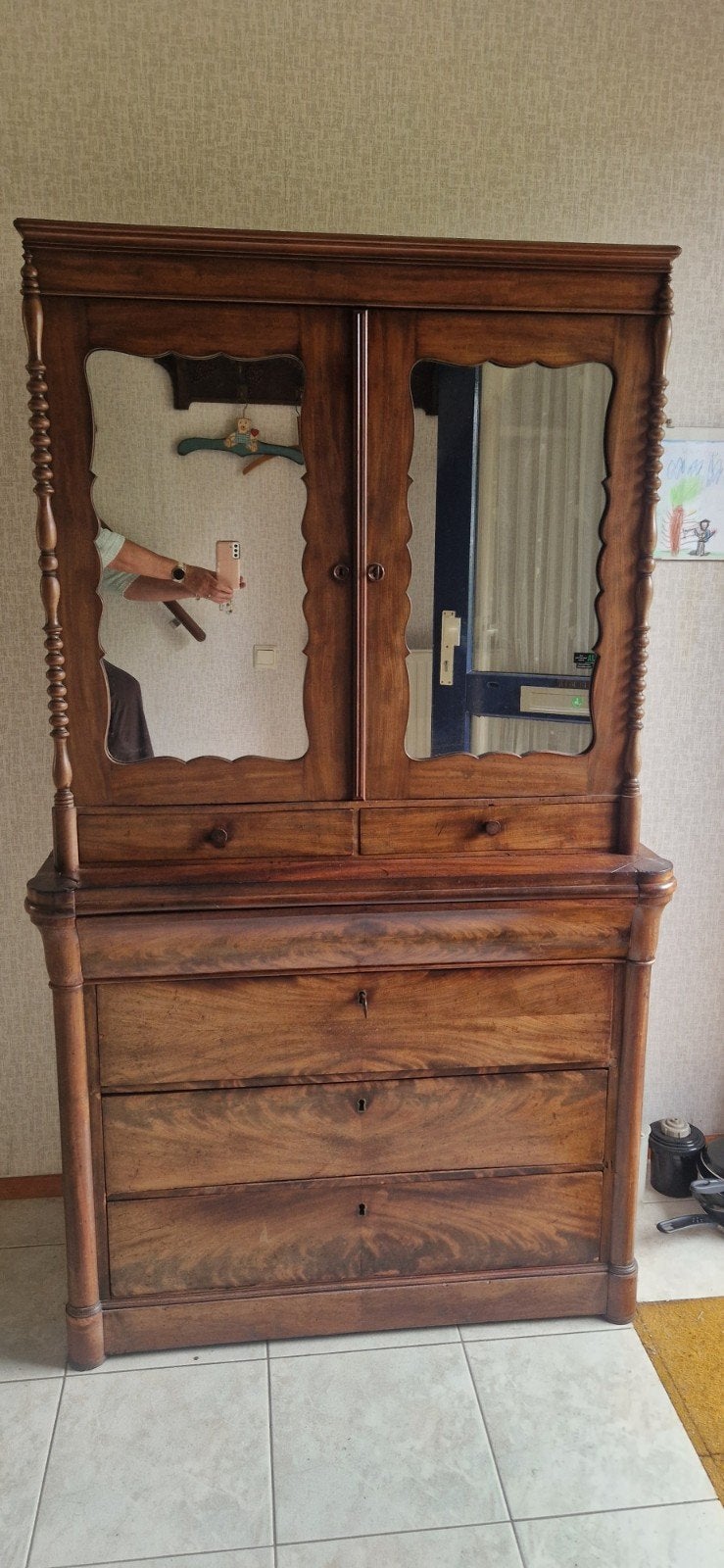 Antieke secretairekast  met spiegeldeuren, Ophalen