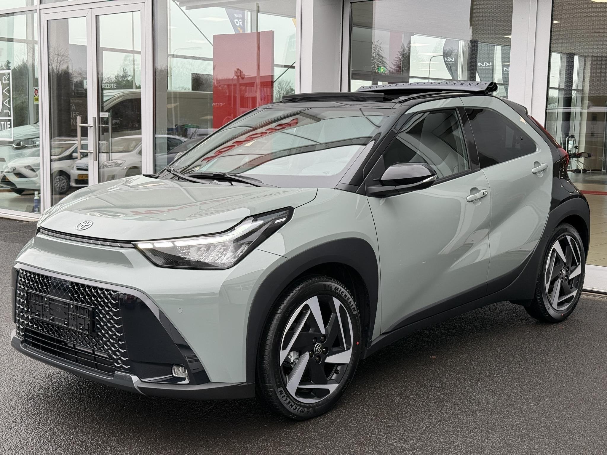 Toyota Aygo X Hybrid 115 envy | JBL | Cabriodak | PDC | Stoe, Automatische klimaatregeling, Stof, Gebruikt, Euro 6
